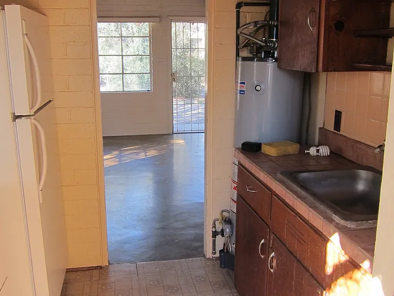 1220 N Jones Blvd #1 — Photo 8