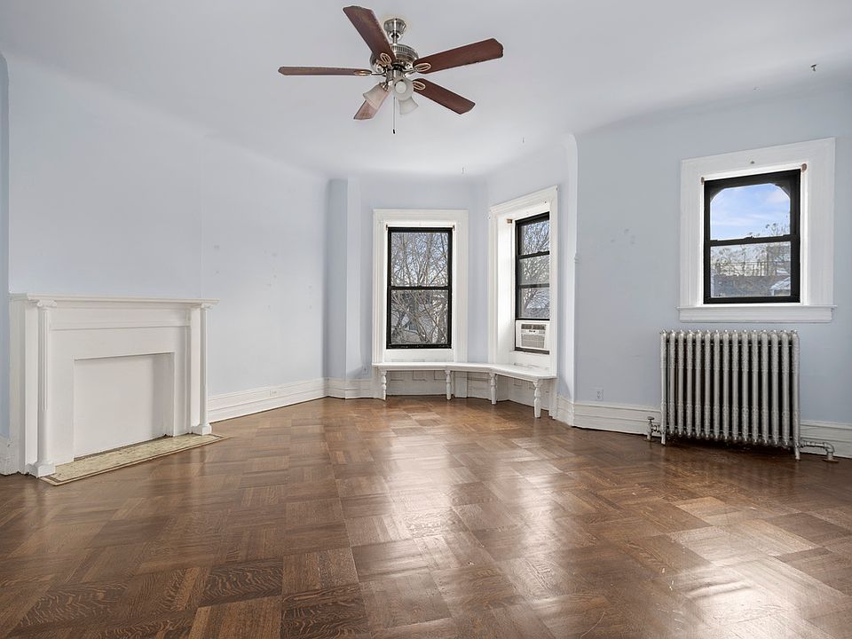1st image of 853 Lincoln Pl APT 4