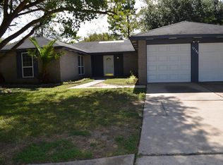 17706 Heritage Ct, Webster, TX 77598