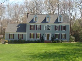 27 Village Dr, East Lyme, CT 06333