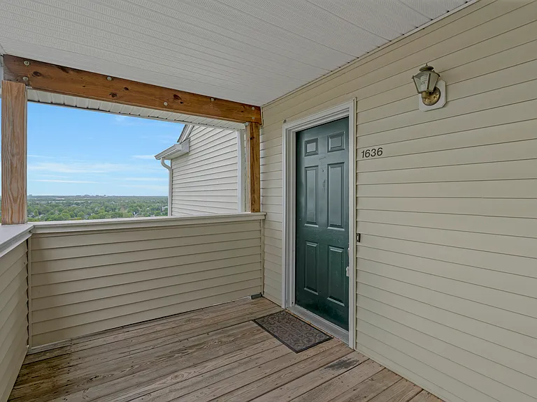 1636 King Ct — Photo 3