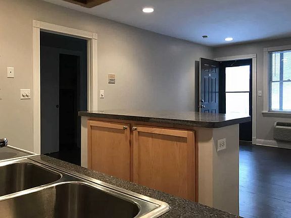 3rd image of 5225 N Ashland Ave APT 2D