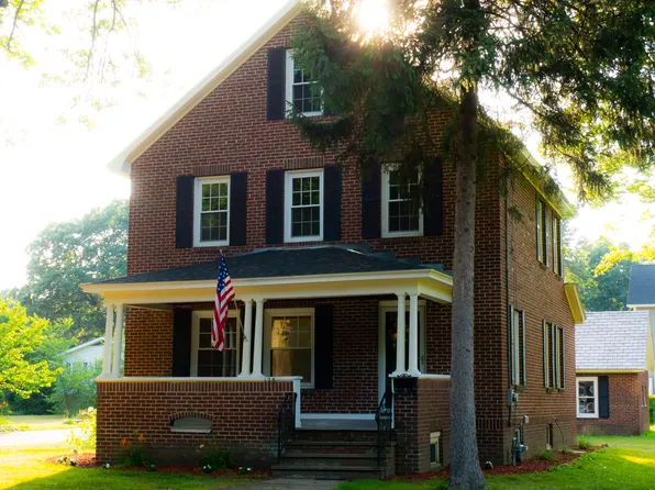 125 Highland Ave, Westfield, MA 01085