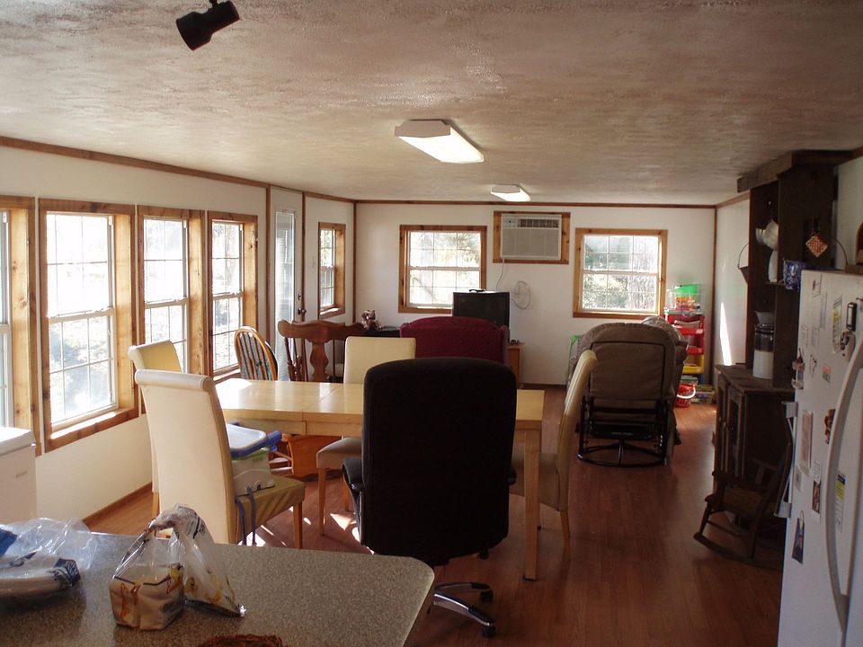 2nd image of 304 Rosemary Ln