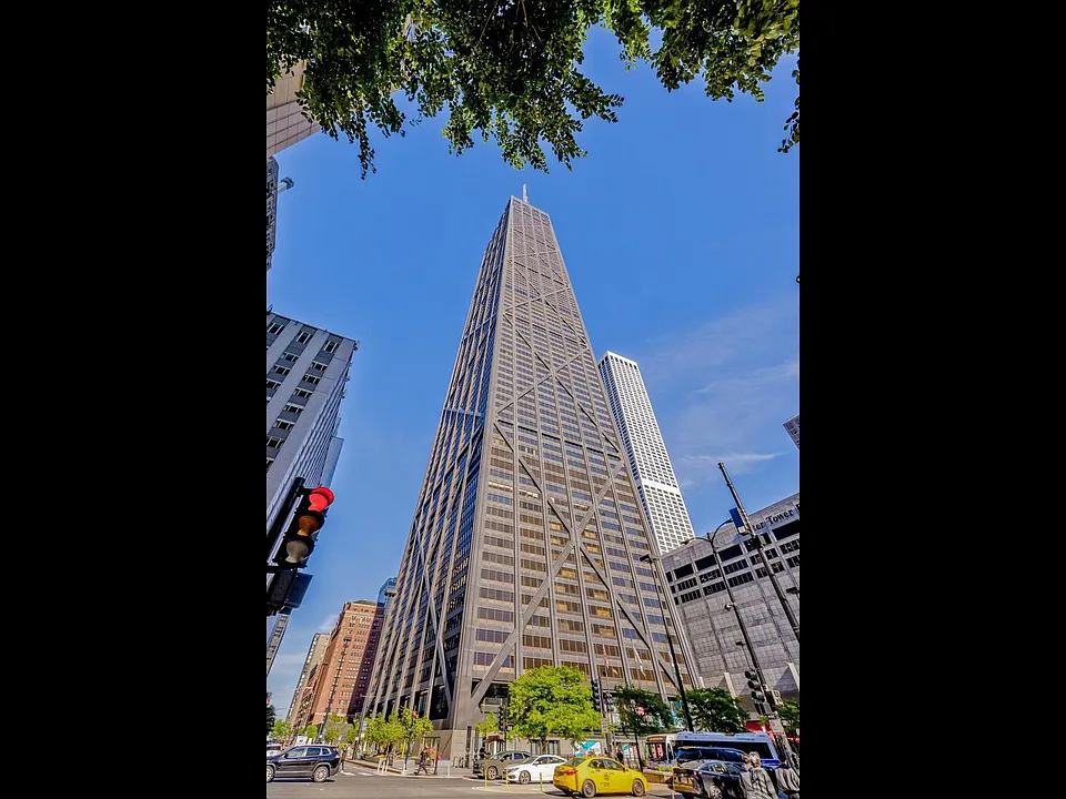 175 E Delaware Pl #9007