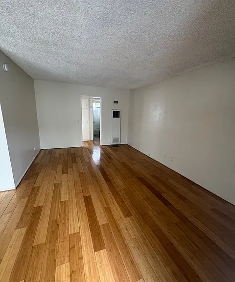 44 N Roosevelt Ave #8 — Photo 9