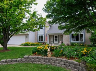 4190 W Carpenter Ave, Greenfield, WI 53221