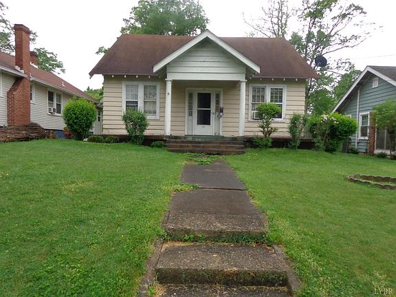 3rd image of 321 Oakridge Blvd