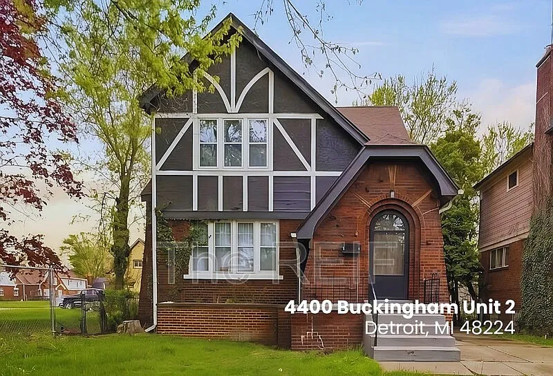 2 bed, 1.0 bath, $1,100 — Photo 1