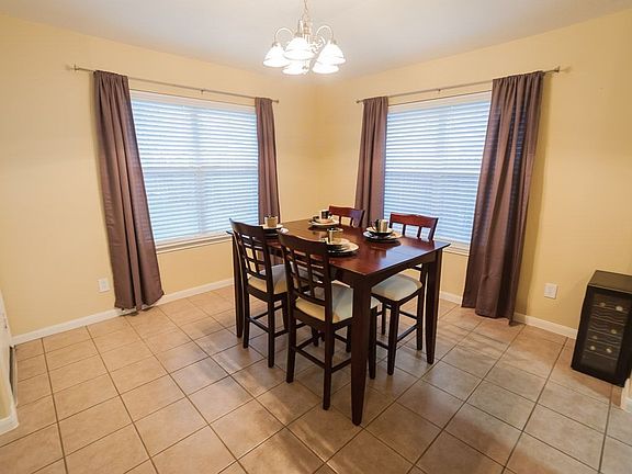 4th image of 9427 Mustang Park Ct