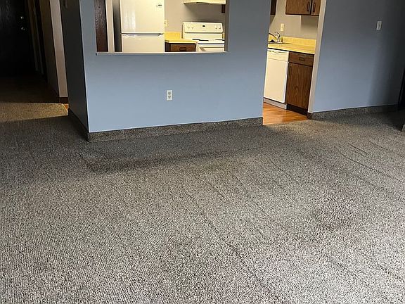4th image of 275-335 Sterling Ave #B319