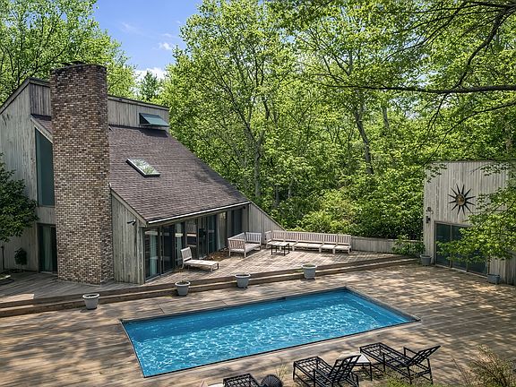 2nd image of 669 Hands Creek Rd