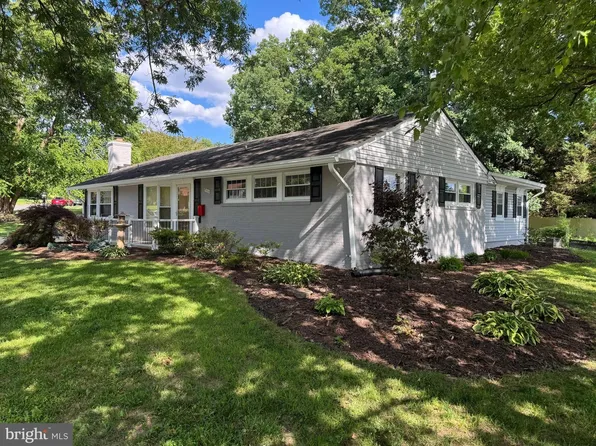 7111 Cindy Ln, Annandale, VA 22003