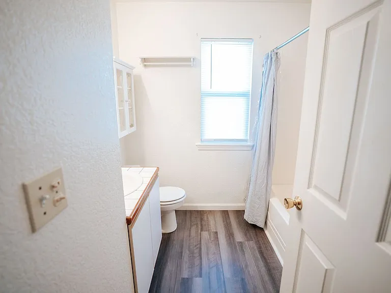 122 Cod St — Photo 16