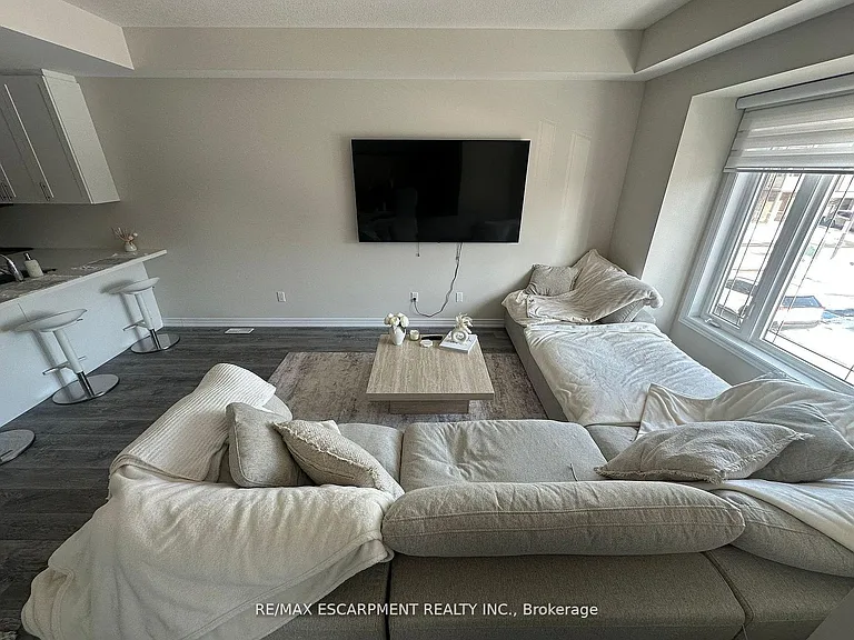 19 Picardy Dr #62 — Photo 5