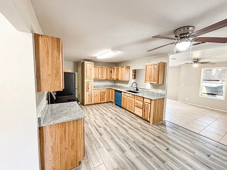205 Cambridge Ln — Photo 7