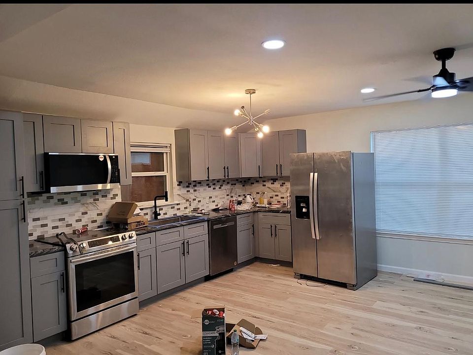 1st image of 401 Trichelle St #401