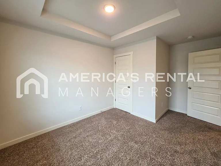 680 The Heights Ln — Photo 36