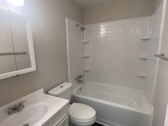 4th image of 3431 N Eaton Ave