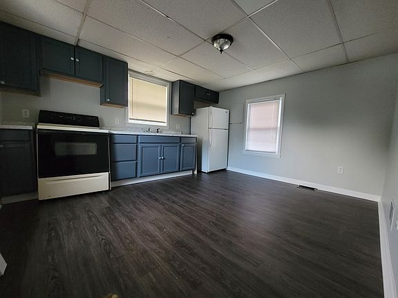 5th image of 210 Lynwood Ave