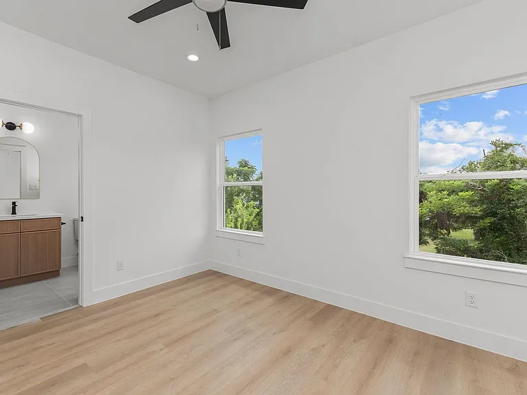 3344 Sauer St — Photo 14