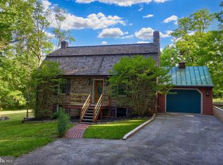 240 High Rock Rd W, Hanover, PA 17331