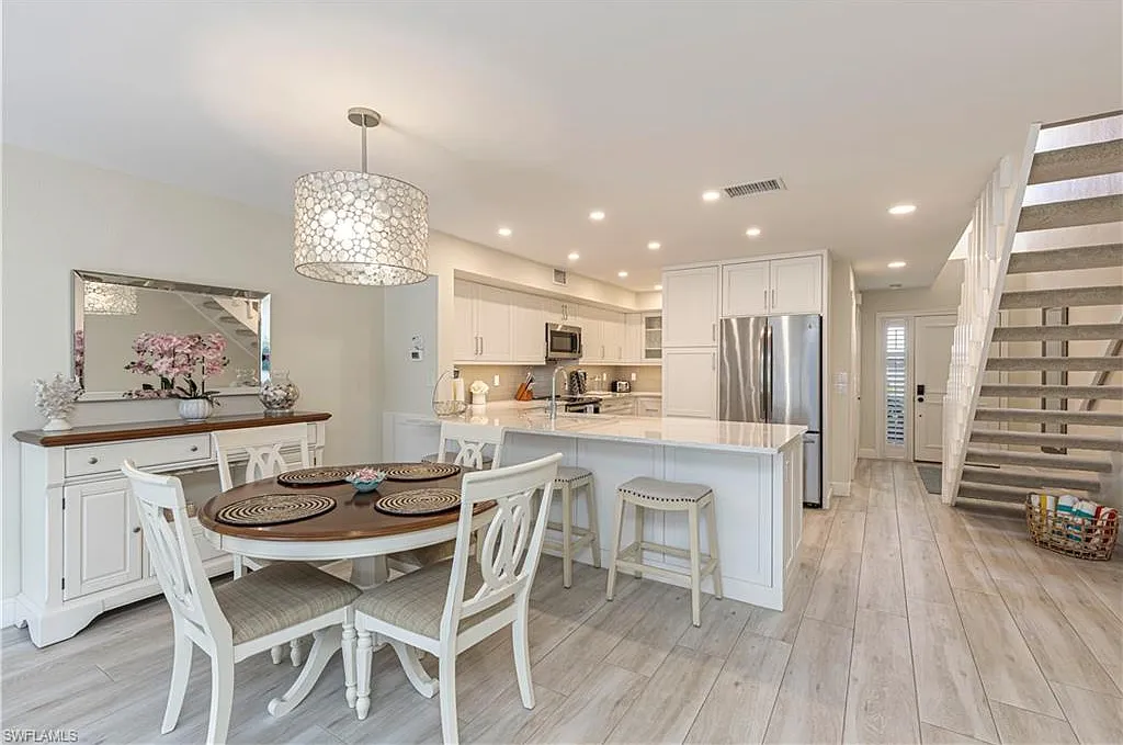 2 bed, 2.5 bath, 1360 sqft, $5,500 — Photo 3