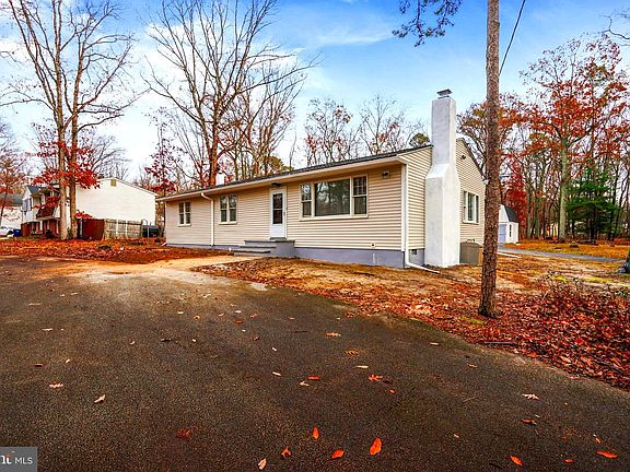 3rd image of 52 Summit Dr