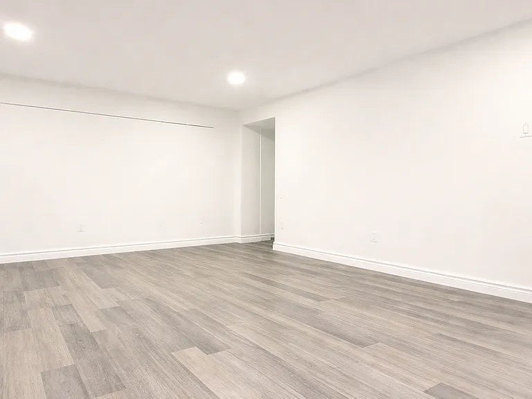 700 Indian Rd N #18 — Photo 8