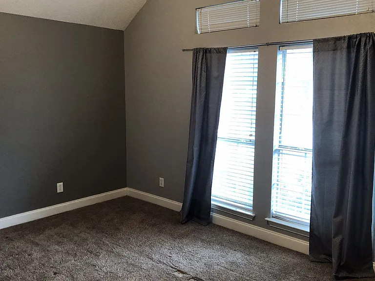 2123 Millwood Dr — Photo 7