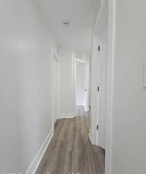 1105 Quincy Ave — Photo 6