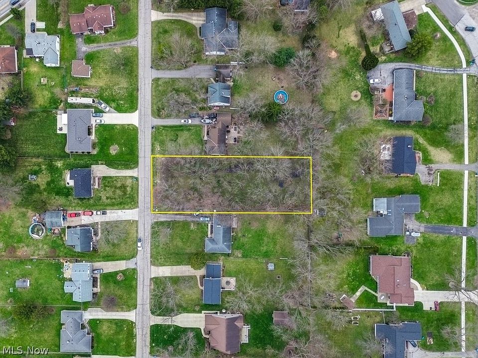 1st image of 36870 Bauerdale Ave