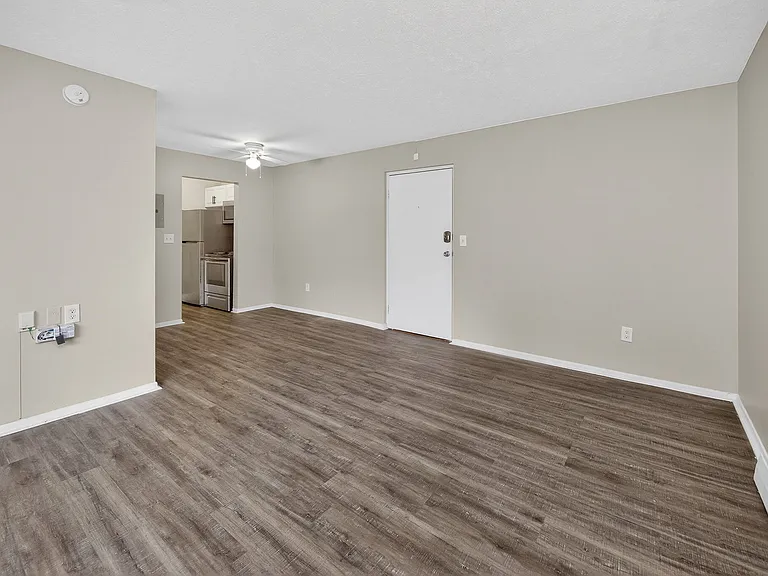 6300 Montgomery — Photo 3