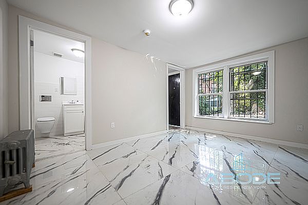 1st image of 182 Vernon Ave #1A