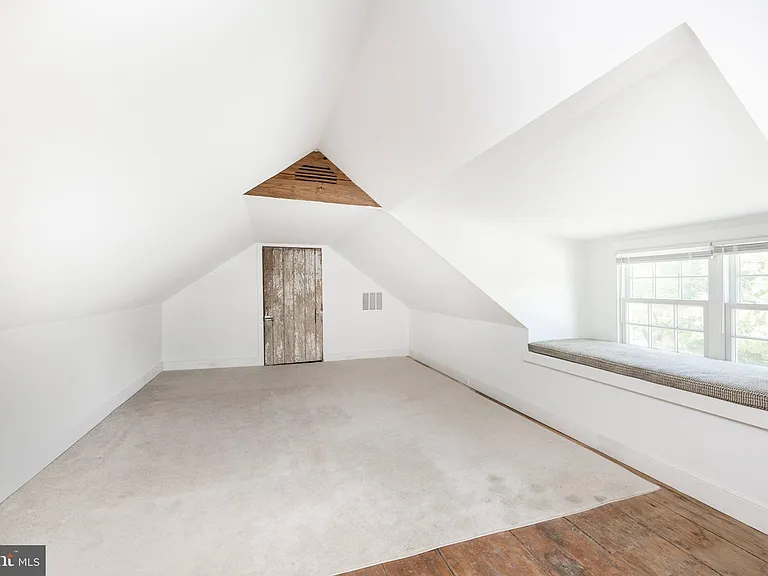 609 W Lincoln Hwy — Photo 31