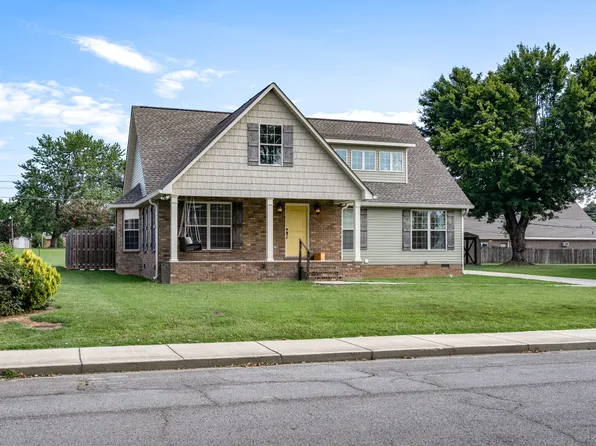 602 7th St, Lawrenceburg, TN 38464
