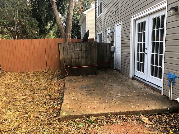 3rd image of 3148 Driftwood Dr APT A
