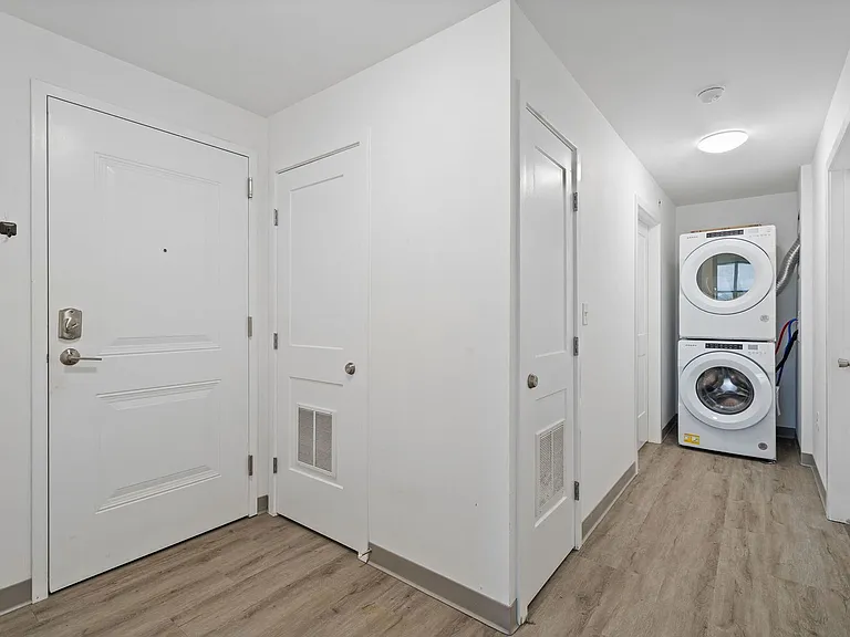 The Outlook Apartments — Photo 57