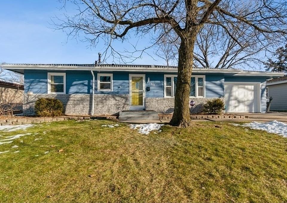 1st image of 501 SW Westlawn Dr