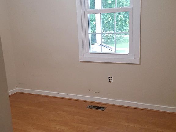 4th image of 9320 Belle Haven Ln