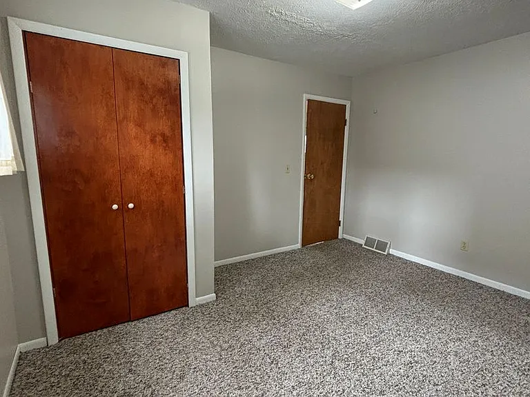 414 E Main St — Photo 21