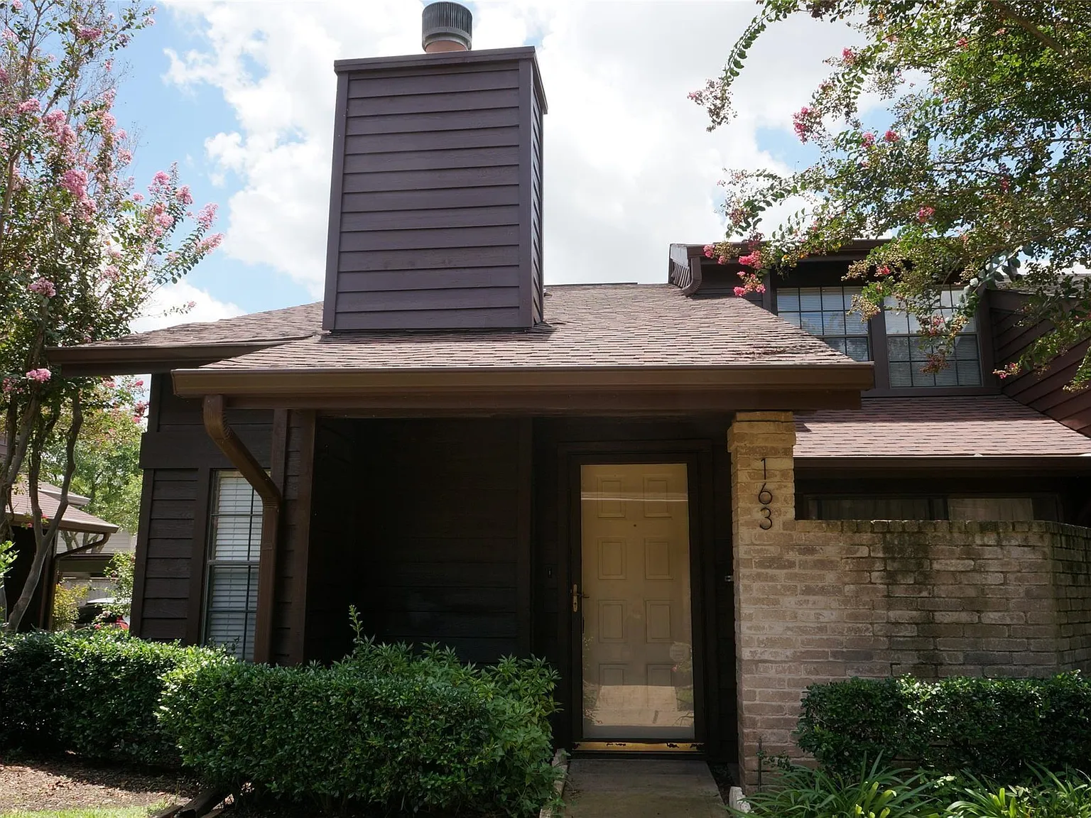 3 bed, 2.0 bath, 1283 sqft, $1,850 — Photo 3
