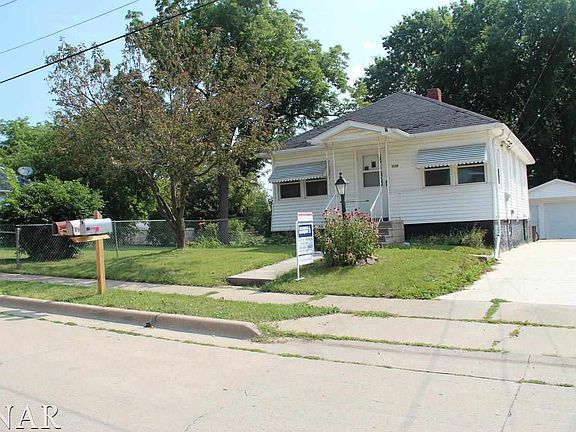 2nd image of 1110 S Hinshaw Ave