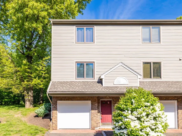 882 North Colony Road Apt 57, Meriden, CT 06450