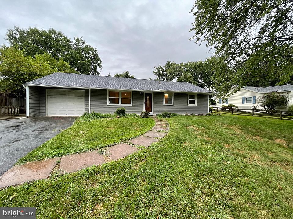 1st image of 5925 Brookview Dr