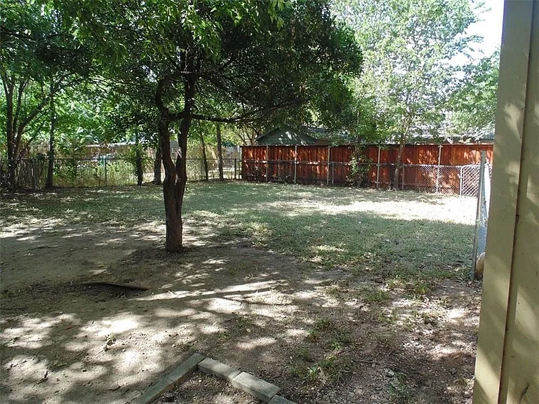 4406 Bennett Ave #B — Photo 23
