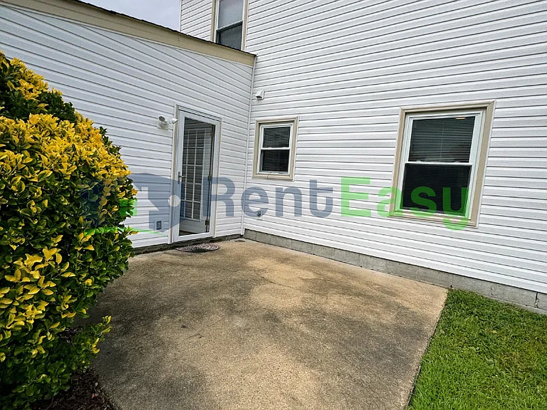 1584 Boles Pl — Photo 24