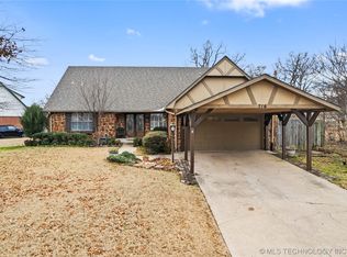 716 Martin Cir, Sand Springs, OK 74063