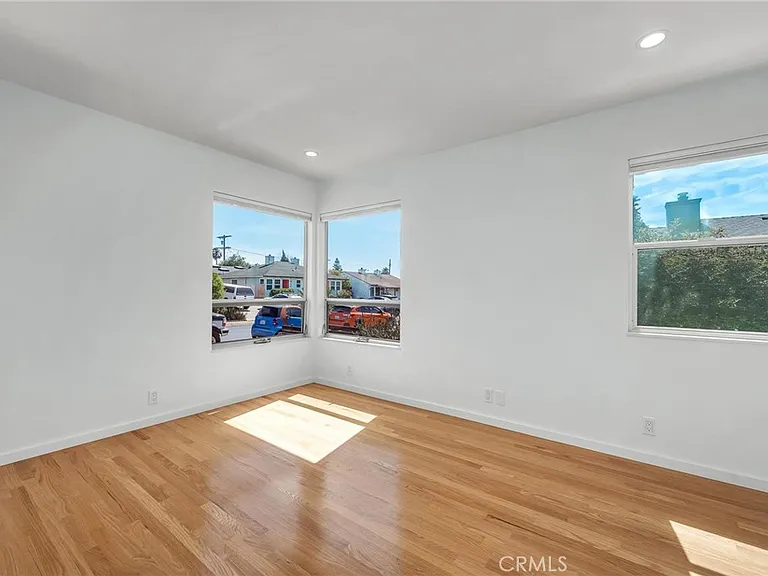 8447 Kittyhawk Ave — Photo 5