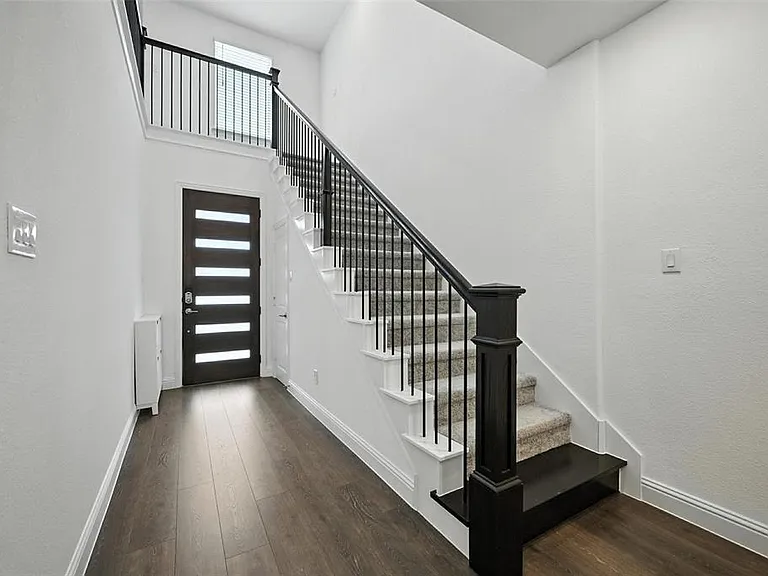 447 Holly Rd — Photo 18